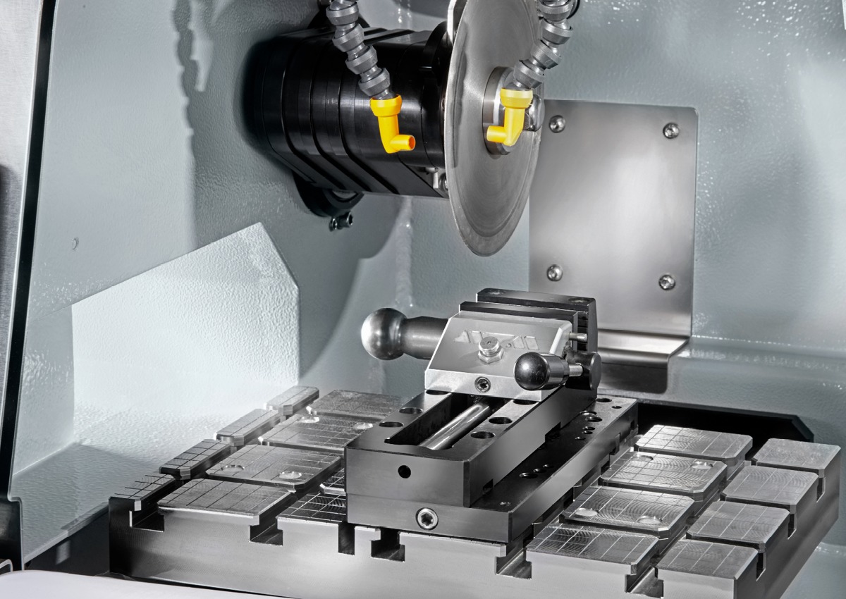 Qness (QATM) Benchtop Cut-off Machines Brillant 220