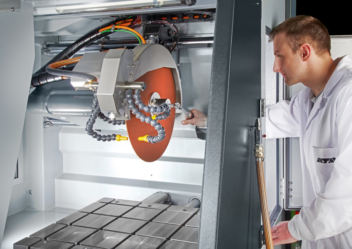 Qness (QATM) Floor-standing Cut-off machine Brillant 285_1