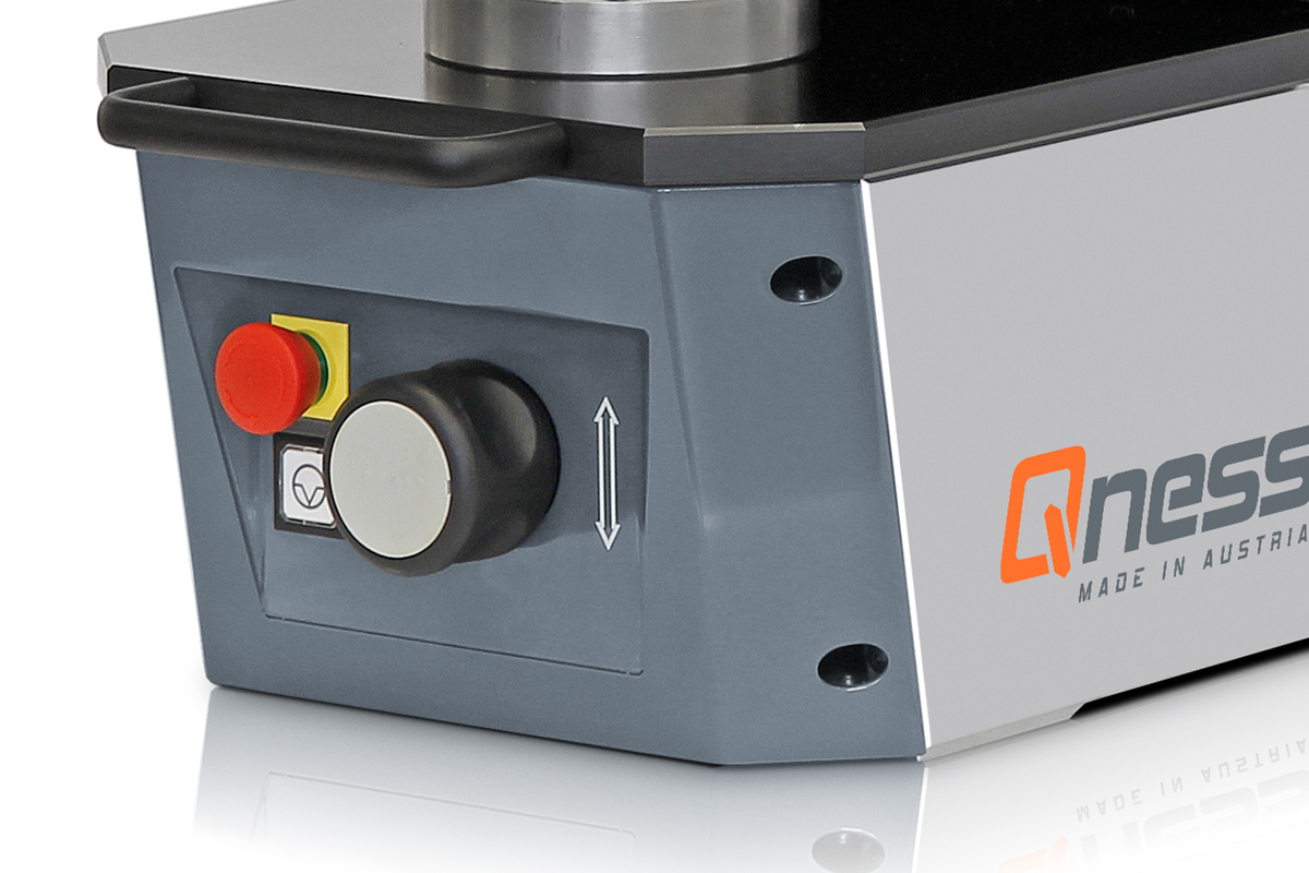 Rockwell Hardness Tester Qness 150 M foto 1